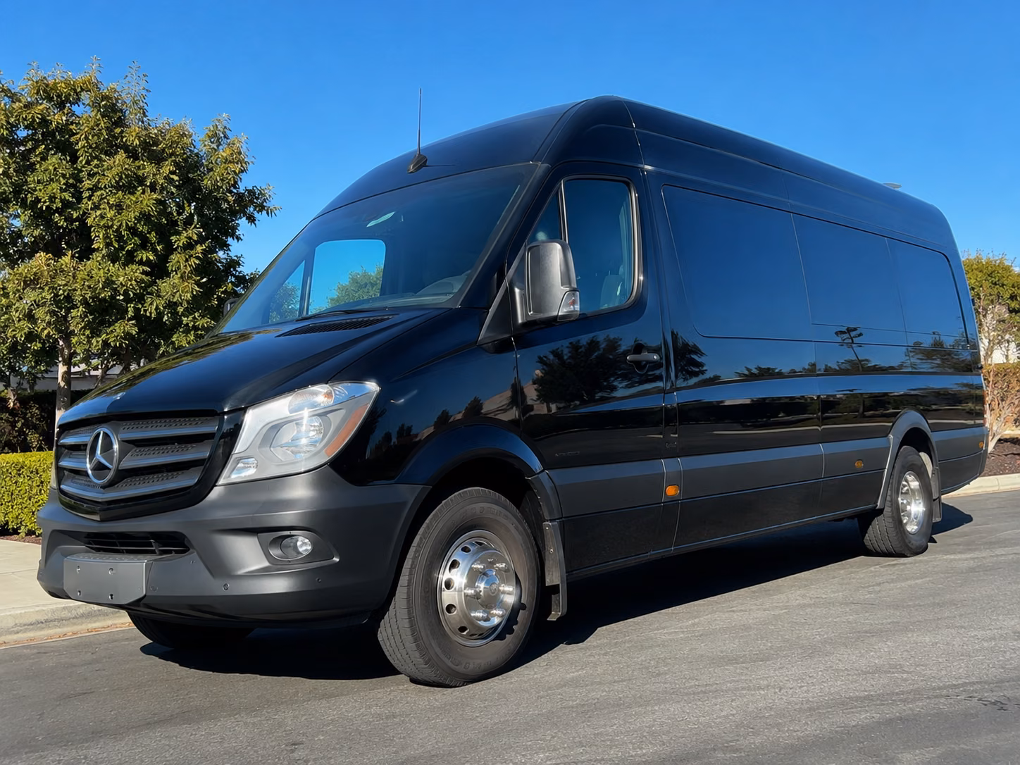 book the perfect ride for your next airport transfer 4