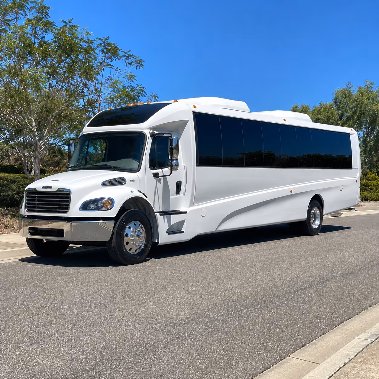 garden grove 28 passenger minibus